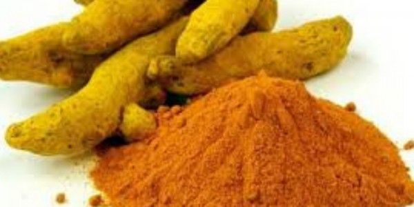 चुनाव लड़ रहे किसान हल्दी की एमएसपी बढ़ाने के लिए प्रदर्शन कर चुके हैं.