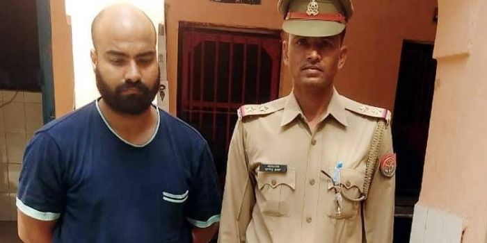 पुलिस ने ज़ोया के पति निशांत को भी गिरफ्तार कर लिया.