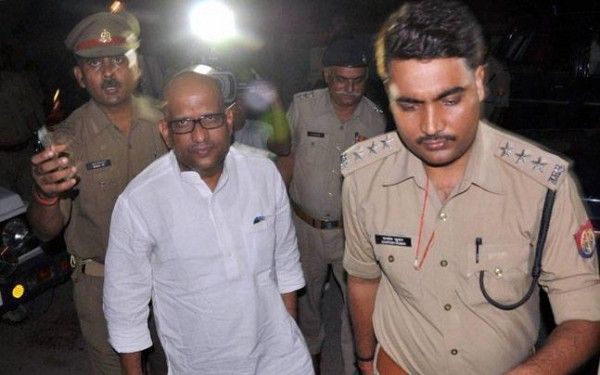 वाराणसी में प्रतिकार यात्रा के दौरान हंगामा हुआ था. पुलिस ने इस केस में अजय राय को गिरफ्तार कर लिया था.