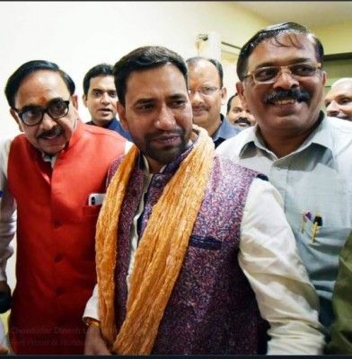 निरहुआ ने कुछ दिन पहले ही पार्टी जॉइन की थी.