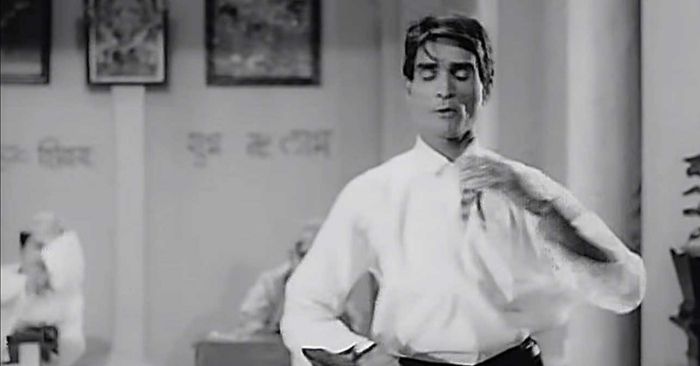 एक फ़िल्मी सीन के दौरान मैक मोहन.