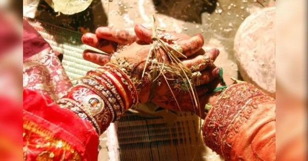 पंचायत ने 17 साल के लड़के और 13 साल की लड़की की शादी करा दी.