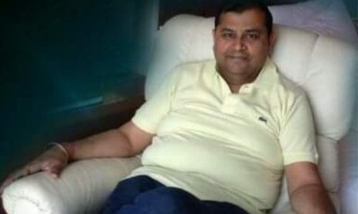 मुकेश मोदी का भाई वीरेंदर मोदी 