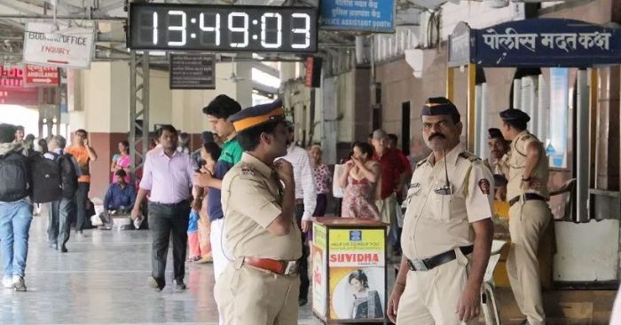 जीआरपी का काम रेलवे में होने वाले अपराध को रोकना है.