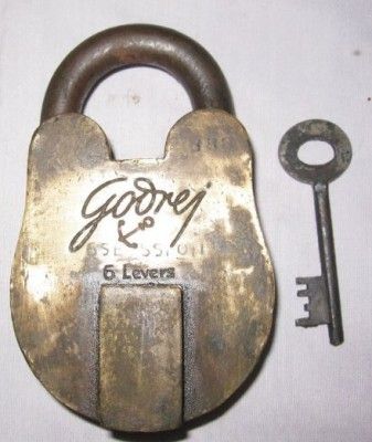 गोदरेज ताला. 