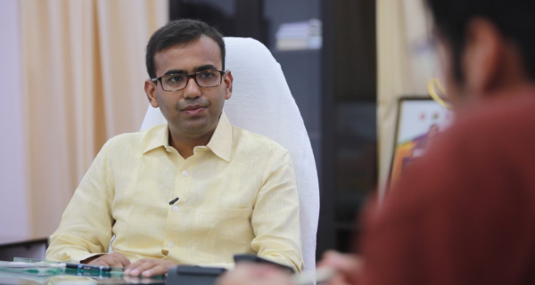 सोनभद्र के जिलाधिकारी अंकित अग्रवाल