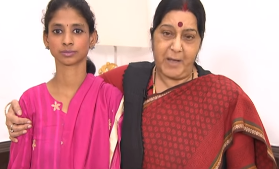 सुषमा स्वराज के ट्विटर अकाउंट पर लोगों की नज़र रहती थी, अब भी शायद कभी ग़लती से ही सही लेकिन किसी मामले पर सुषमा की राय जानने के लिए शायद उनके ट्विटर हैंडल पर चले जाएं 