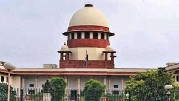जस्टिस अरूण मिश्रा, जस्टिस इन्दिरा बनर्जी और जस्टिस एम आर शाह की पीठ ने ये फैसला सुनाया. (सांकेतिक फोटो)