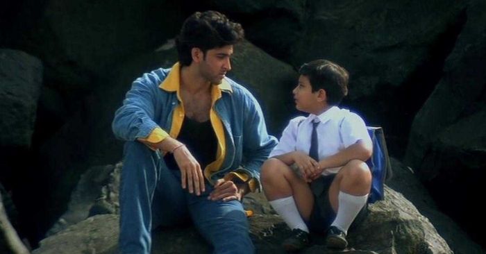 फिल्म 'कहो ना प्यार है' के एक सीन में ऋतिक के साथ अभिषेक.