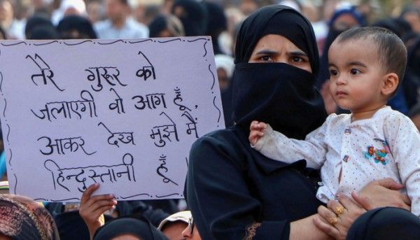 नागरिकता संशोधन कानून के खिलाफ डेढ़ महीने से अधिक वक्त से प्रदर्शन जारी है. देश के अलग-अलग हिस्सों में. फोटो- PTI