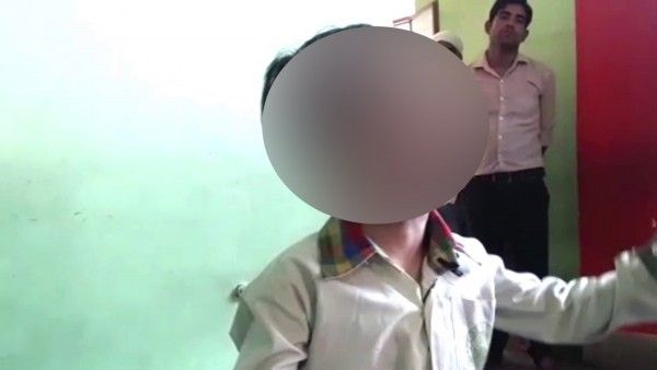 इलेक्शन के दौरान ऐसे वीडियो ख़ूब वायरल हुए जिसमें बच्चे देखने को मिलें. 