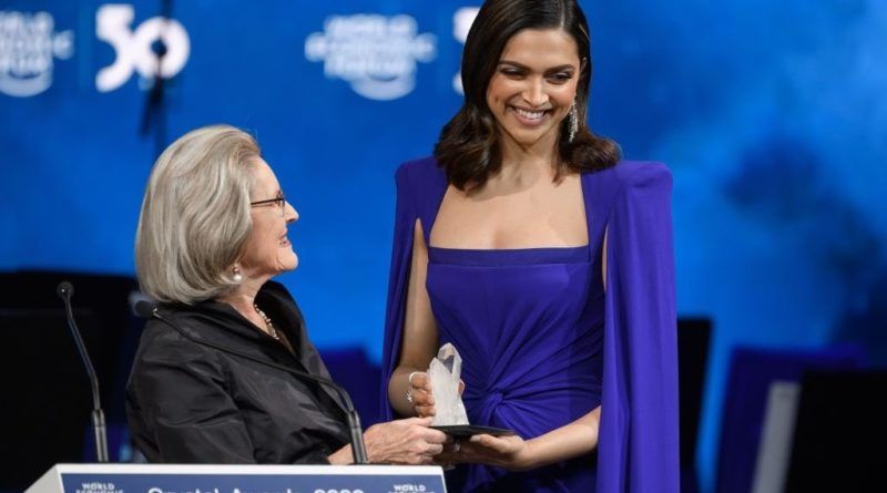 Deepika Padukone Receives A Crystal Award 2020 800x445