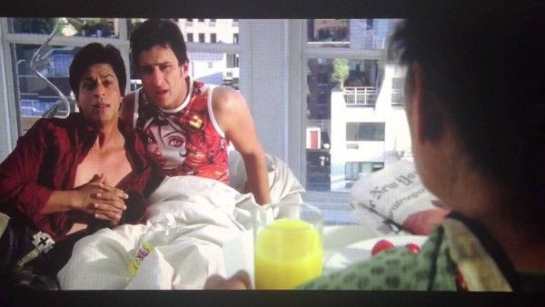 कांताबेन एक उम्रदराज़ महिला है जो अपने मालिक को लंबे समय तक गे समझती है. क्योंकि वो उसे अक्सर ऐसी ही अवस्था में मिलता है. ये संयोग ही होता है. उसे ऐसी अवस्था में देख वो इस कदर कांपती है जैसे कोई राक्षस देख लिया हो.