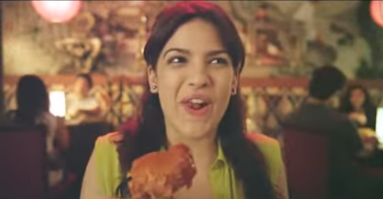 टेटली टी बैग्स के ऐड में नताशा. इस ऐड फिल्म में उनके साथ करीना कपूर खान भी नज़र आती हैं.