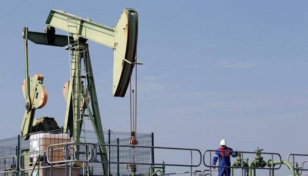 Oil Reuters Regis Duvignau