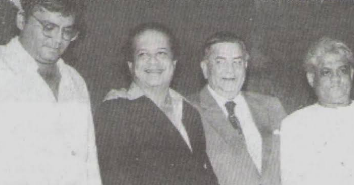 सुभाष घई के साथ एक फिल्म इवेंट में लक्ष्मीकांत (बाएं से दूसरे) और प्यारेलाल (बाएं से आखिरी) की जोड़ी के साथ. 