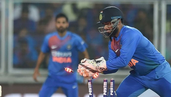 Rishabh Pant Keeping