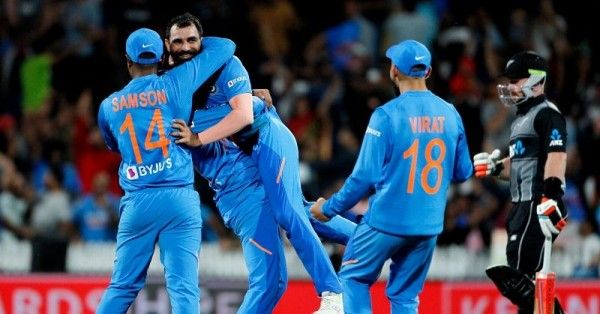 शामी ने न्यूज़ीलैंड को आखिरी ओवर में नौ रन बनाने के लिए तरसा दिया.