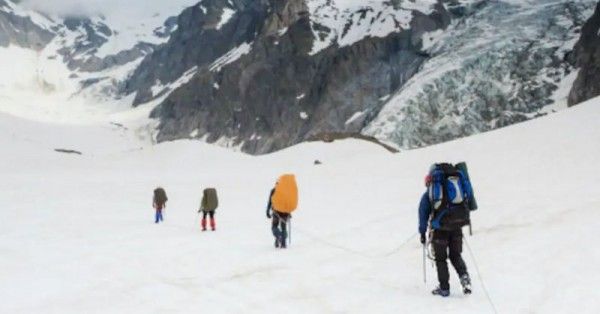 सियाचिन दुनिया के सबसे दुर्गम इलाकों में से एक है.