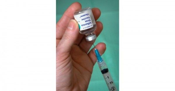 ये इन्फलूएंज़ा की वैक्सीन है. कोरोनावायरस के लिए इस वैक्सीन के साथ भी एक्सपेरीमेंट किए जा रहे हैं. (सोर्स - विकिमीडिया) ये इन्फलूएंज़ा की वैक्सीन है. कोरोनावायरस के लिए इस वैक्सीन के साथ भी एक्सपेरीमेंट किए जा रहे हैं. (सोर्स - विकिमीडिया)