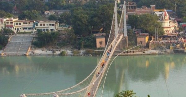 ऋषिकेश का राम झूला. (सोर्स - विकिमीडिया)