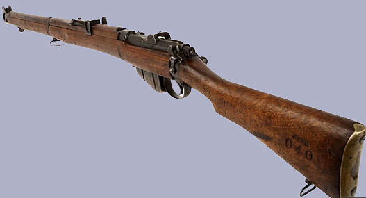 बर्तानिया हुकूमत के दौर से चली आ रही थ्री नॉट थ्री रायफ़ल अब उत्तर प्रदेश पुलिस का साथ छोड़ रही है. हालांकि इसके कारतूस बरसों पहले ही बनना बंद हो चुके थे 