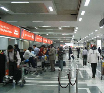 कोरोना वायरस की वजह से ऐसा पहली बार हुआ है जब भारत को वीज़ा पर इस तरह का कड़ा रुख अपनाना पड़ा है (सांकेतिक तस्वीर)