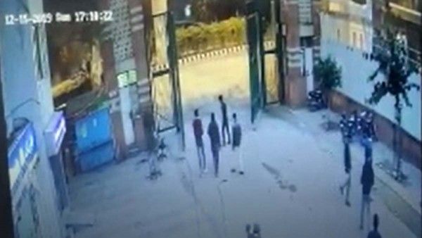 जामिया में हिंसा मामले में रोज नए वीडियो आ रहे हैं.