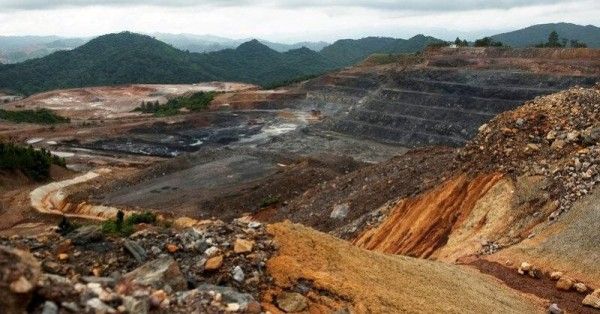 सोने की खदान को लेयर दर लेयर खोदा जाता है. इसलिए हमें वो पट्टियां अलग से दिखती हैं. (सोर्स - रॉयटर्स) सोने की खदान को लेयर दर लेयर खोदा जाता है. इसलिए हमें वो पट्टियां अलग से दिखती हैं. (सोर्स - रॉयटर्स)