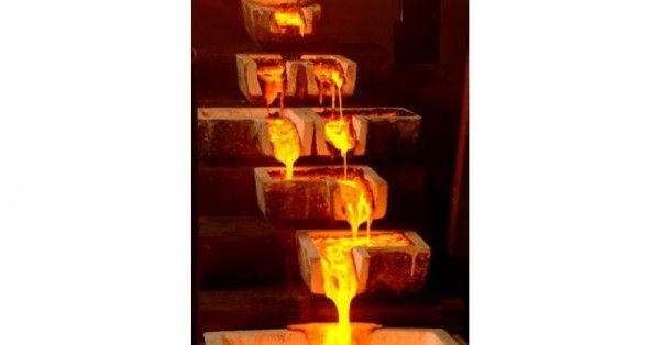 लीचिंग में सायनाइड का इस्तेमाल होने के कारण इस प्रोसेस से ज़हरीला वेस्ट भी निकलता है. (सोर्स - विकिमीडिया) लीचिंग में सायनाइड का इस्तेमाल होने के कारण इस प्रोसेस से ज़हरीला वेस्ट भी निकलता है. (सोर्स - विकिमीडिया)