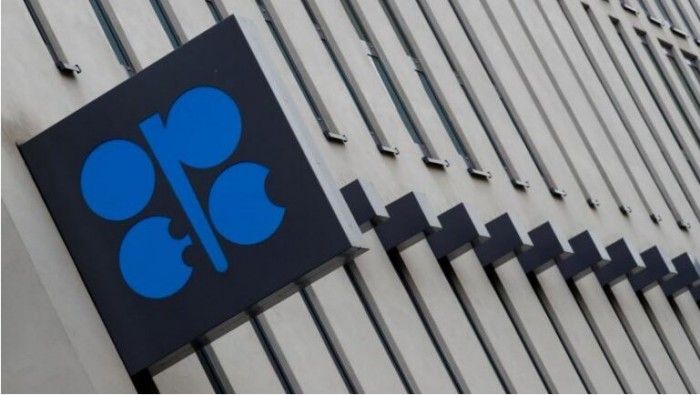 Organization of the Petroleum Exporting Countries (ओपेक) और रूस के बीच समझौता नहीं हो पाने के चलते अभी हाल ही में (9 मार्च, 2020 को) क्रूड ऑयल के दाम में बहुत बड़ी गिरावट आई. पिछले तीस साल की सबसे बड़ी गिरावट. हालांकि अंत में सारे स्टेकहोल्डर्स तैयार हुए कि उत्पादन में कमी लानी है. (फ़ाइल फ़ोटो)