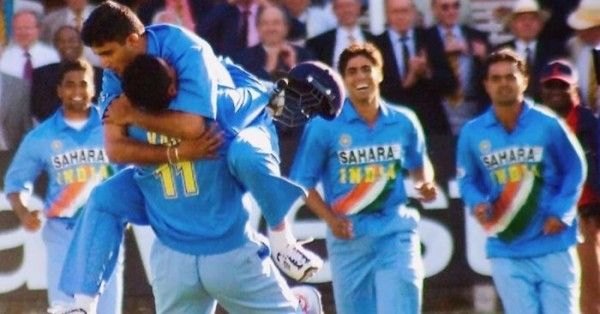 2002 नेटवेस्ट फाइनल जीत के बाद गांगुली और कैफ. फोटो: Mohammad Kaif FB Dada Kaif