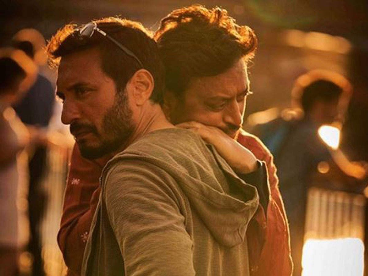 फिल्म 'अंग्रेज़ी मीडियम' की शूटिंग के दौरान डायरेक्टर होमी अदजानिया के साथ इरफान. फिल्म 'अंग्रेज़ी मीडियम' की शूटिंग के दौरान डायरेक्टर होमी अदजानिया के साथ इरफान.