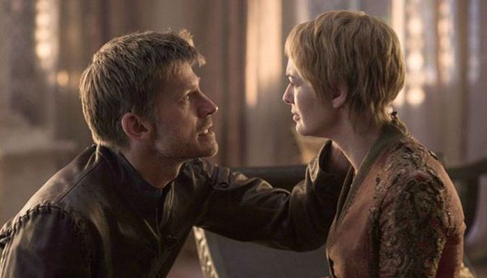 'गेम ऑफ़ थ्रोन्स' में सरसी और जेमी. परिवार के खून को प्योर रखने के लिए सरसी चाहती है उसके भाई से पैदा हुआ बच्चा ही राजा बने. 