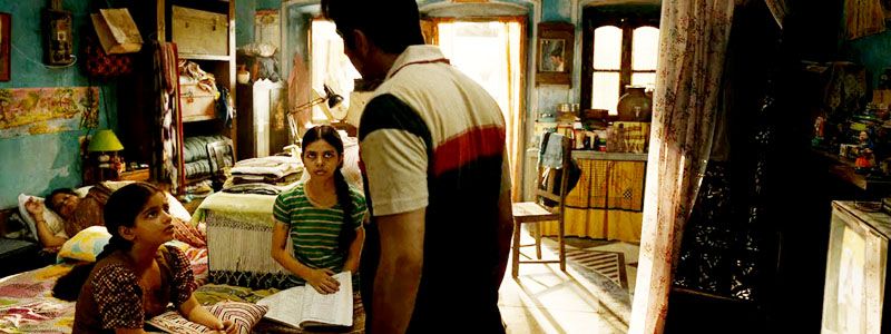 Ayushmann Khurrana Baanke With Sisters Scene In Gulabo Sitabo The Lallantop Review