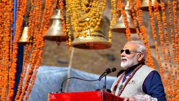 केदारनाथ में पीएम मोदी. वे कई बार यहां की यात्रा कर चुके हैं. अपने भाषणों में उन्होंने केदारनाथ को दोबारा से विकसित करने के ऐलान किए हैं. 
