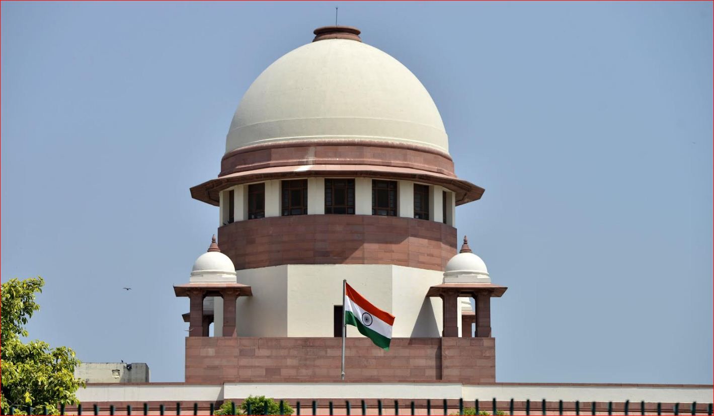 फ़ैसले में प्रशांत भूषण को दोषी करार दिया गया है. फ़ैसले में प्रशांत भूषण को दोषी करार दिया गया है.