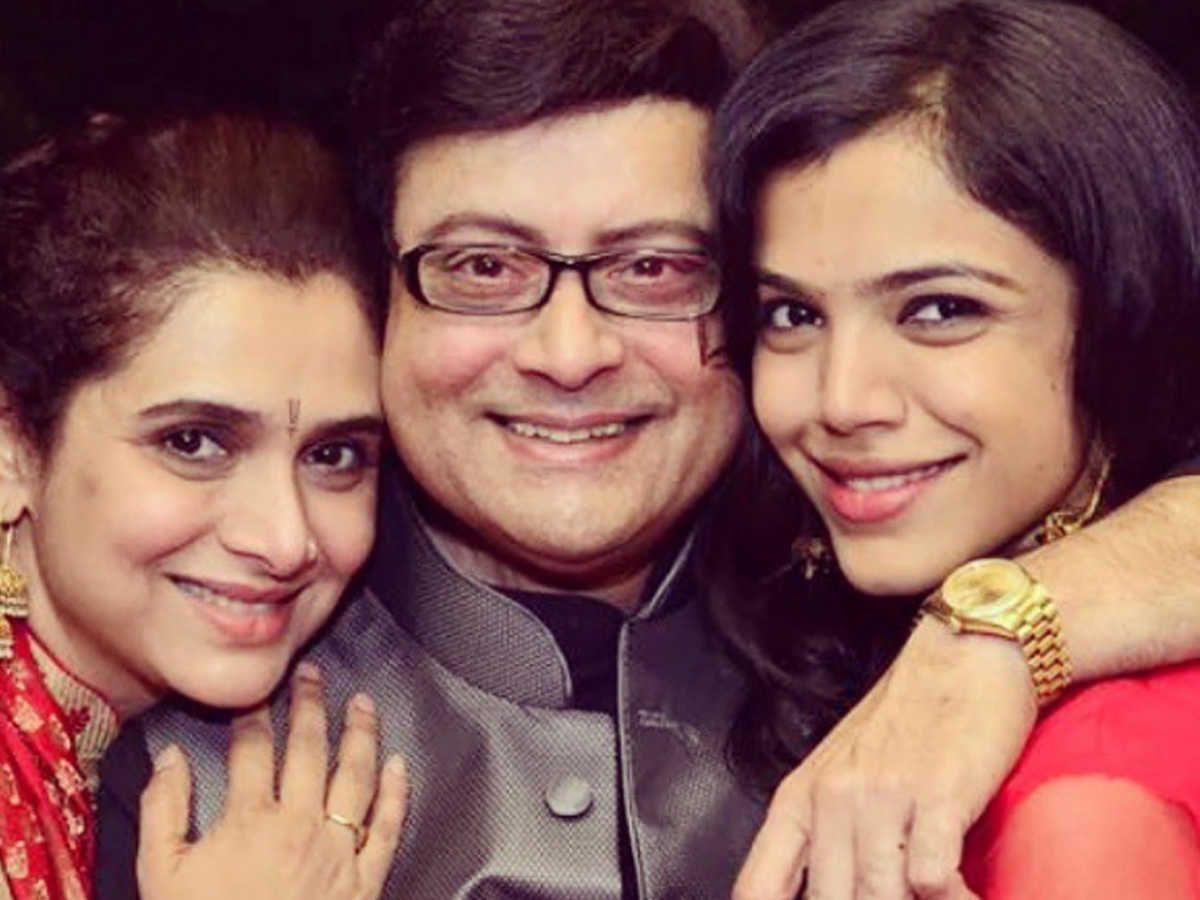 पत्नी सुप्रिया और बिटिया श्रिया के साथ सचिन.
