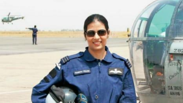 विंग कमांडर नम्रिता चांडी (रिटायर्ड). इन्होंने एक मैगज़ीन में भी फिल्म को लेकर आर्टिकल लिखा है. (फोटो- स्पेशल अरैंजमेंट) Namrita Chandi Af