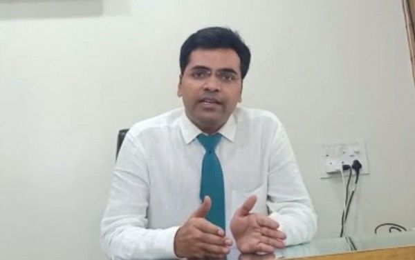 डॉक्टर गोविंद भारतीय, त्वचा विशेषज्ञ, मेकओवर क्लिनिक, नागपुर