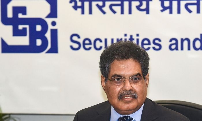 SEBI के चेयरमैन अजय त्यागी. SEBI, शेयर मार्केट की नियामक संस्था यानी मॉनिटर है. और वहां के हर छोटे-बड़े क्रियाकलापों पर नज़र रखती है. (तस्वीर: PTI)