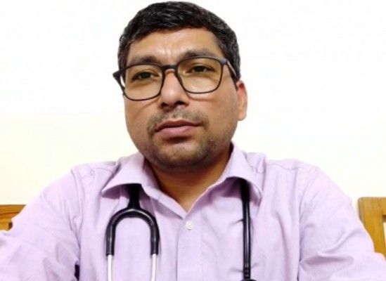 डॉक्टर रवीज कुमार, एमडी मेडिसिन, हिंडाल्को, सोनभद्र