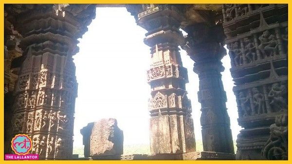 राजस्थान में बना भंड देव का मंदिर खजुराहो की तरह कामक्रिया में रत मूर्तियों की वजह से छोटा खजुराहो कहलाता है. Sale(497)