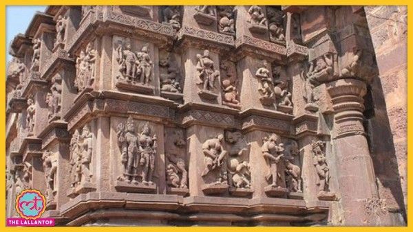 मार्कंडा महादेव मंदिर का काफी हिस्सा गिर गया है लेकिन फिर भी इसमें बहुत सी मूर्तियां हैं जो इसे खास बनाती हैं. Sale(502)