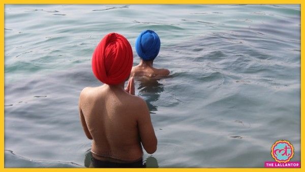 सिख धर्म स्वीकार करने की शुरुआत गुरुद्वारे जाकर केश और कड़े को धारण करने से शुरू होती है. Sale(548)