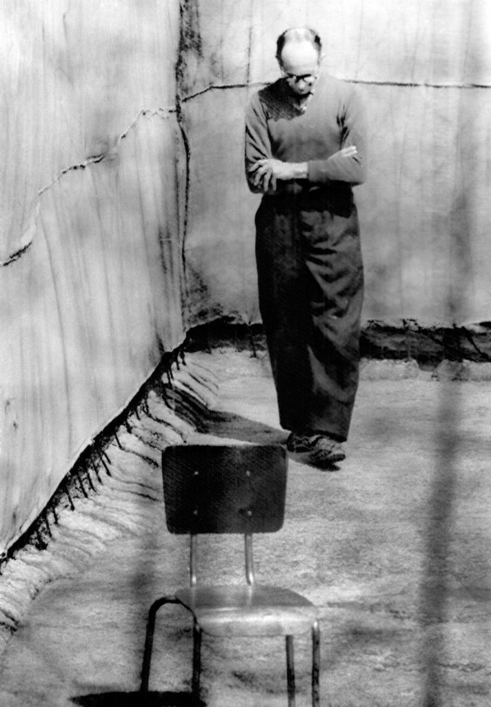 आइख़मैन अर्जेंटीना में नए नाम के साथ रह रहा था. उसने अपना घर बसा लिया था.