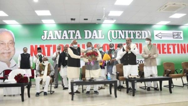 जदयू कार्यकारिणी की बैठक में आर सी पी सिंह को अध्यक्ष बनाने का फैसला किया गया.