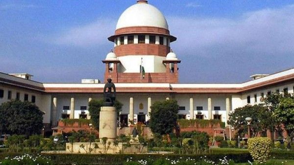 2017 में सुप्रीम कोर्ट ने जस्टिस कर्णन को अदालत की अवमानना का दोषी करार दिया था और छह महीने के कैद की सजा सुनाई थी.