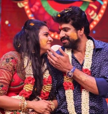 कुछ महीनों पहले ही चित्रा और हेमनाथ की सगाई हुई थी. फोटो - इंस्टाग्राम 