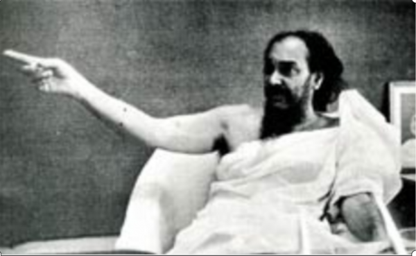 धीरेन्द्र ब्रह्मचारी की गिनती गांधी परिवार के करीबी लोगों में होती थी.